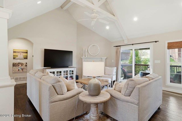 4925 Carriage Pass Pl, Louisville, KY 40299