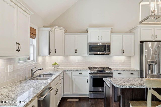 4925 Carriage Pass Pl, Louisville, KY 40299