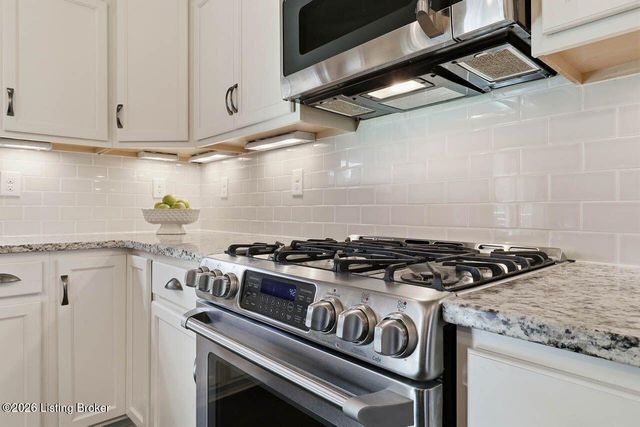 4925 Carriage Pass Pl, Louisville, KY 40299