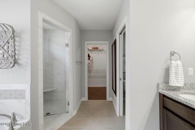 4925 Carriage Pass Pl, Louisville, KY 40299