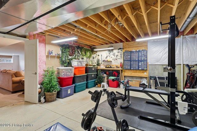 4925 Carriage Pass Pl, Louisville, KY 40299