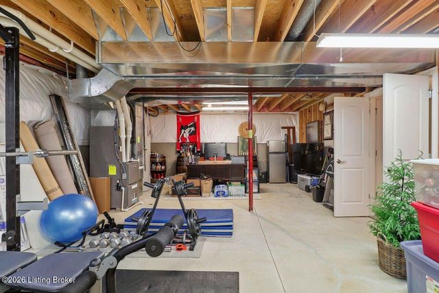 4925 Carriage Pass Pl, Louisville, KY 40299