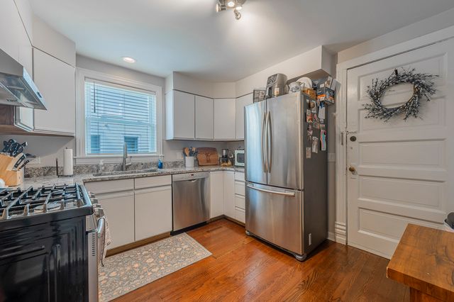 25 S 6th Avenue 1, La Grange, IL 60525