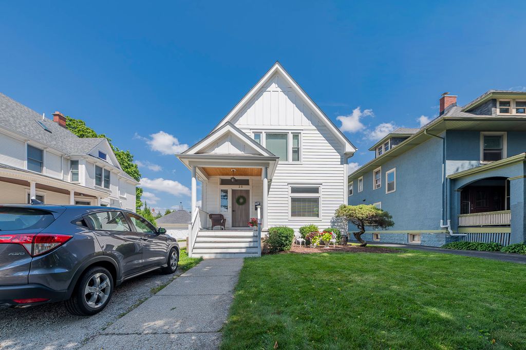 25 S 6th Avenue 1, La Grange, IL 60525