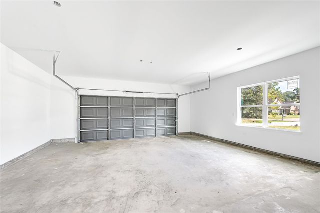 2431 Forum Ct, New Caney, TX 77357