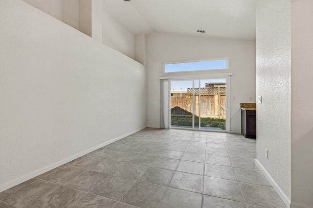1316 Riverette Dr, Modesto, CA 95351