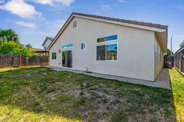 1316 Riverette Dr, Modesto, CA 95351