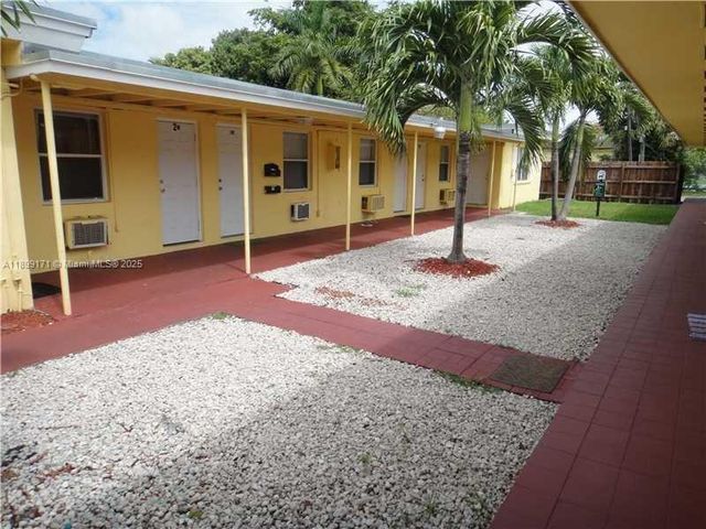 1915 Fletcher St W2, Hollywood, FL 33020