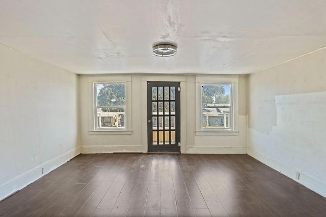 1037 N Airport Way, Stockton, CA 95205