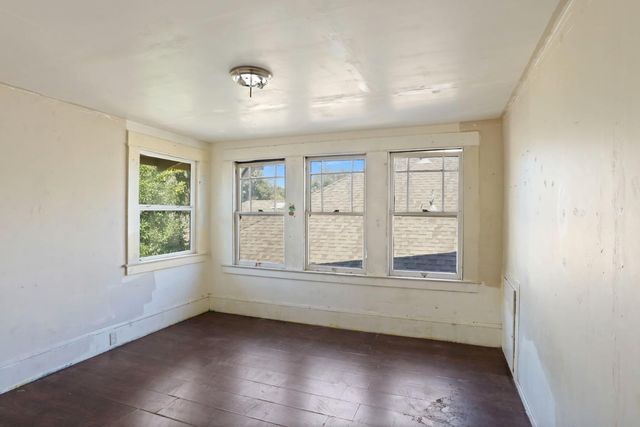 1037 N Airport Way, Stockton, CA 95205