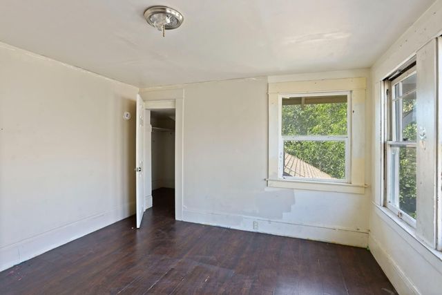 1037 N Airport Way, Stockton, CA 95205