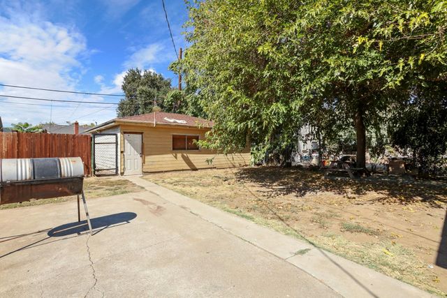 1037 N Airport Way, Stockton, CA 95205