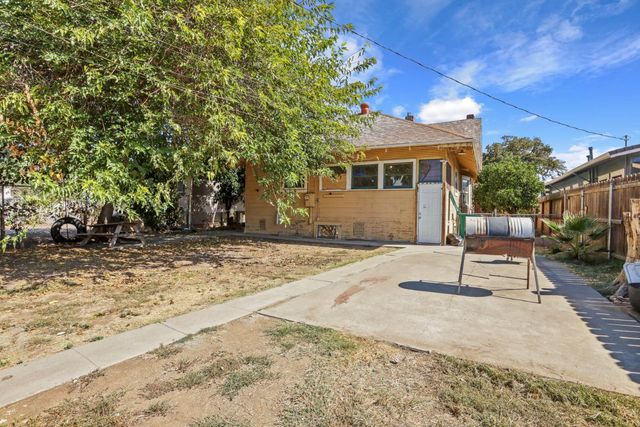 1037 N Airport Way, Stockton, CA 95205