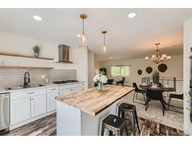 1702 S Naples St, Aurora, CO 80017