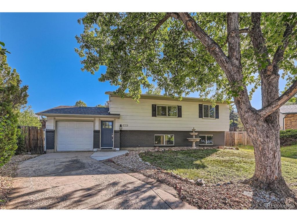 1702 S Naples St, Aurora, CO 80017