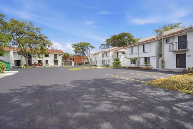 3907 NW 76th Terrace, Hollywood, FL 33024