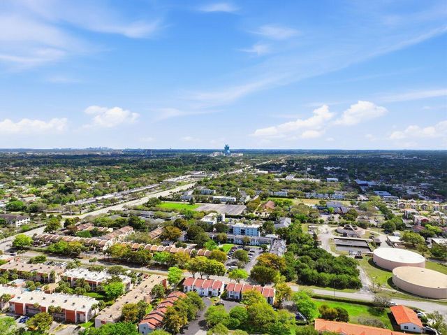 3907 NW 76th Terrace, Hollywood, FL 33024