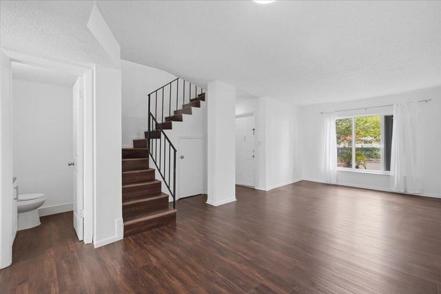 3907 NW 76th Terrace, Hollywood, FL 33024