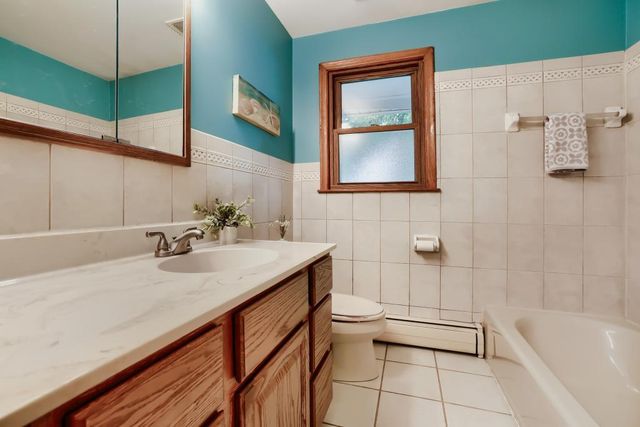 3010 Fairview Avenue N, Roseville, MN 55113
