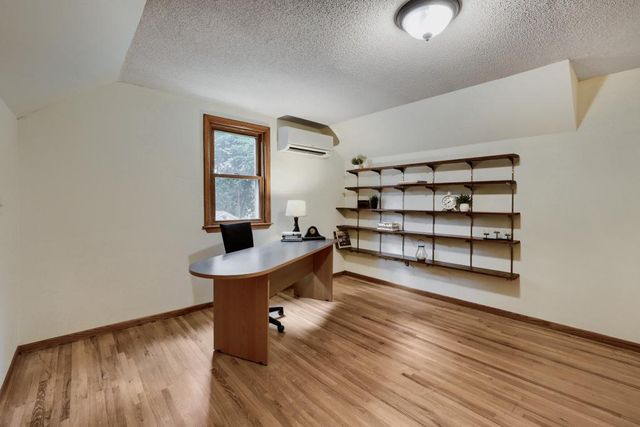3010 Fairview Avenue N, Roseville, MN 55113