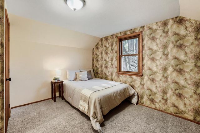 3010 Fairview Avenue N, Roseville, MN 55113