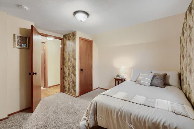 3010 Fairview Avenue N, Roseville, MN 55113