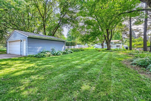 3010 Fairview Avenue N, Roseville, MN 55113