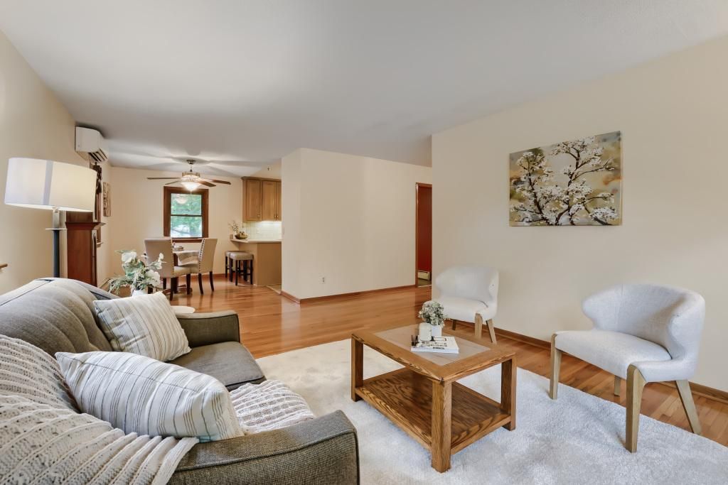 3010 Fairview Avenue N, Roseville, MN 55113