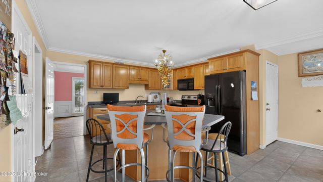 2406 Phoenix Hill Dr, Louisville, KY 40207