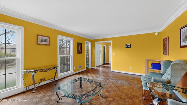 2406 Phoenix Hill Dr, Louisville, KY 40207