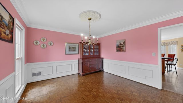 2406 Phoenix Hill Dr, Louisville, KY 40207