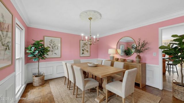 2406 Phoenix Hill Dr, Louisville, KY 40207