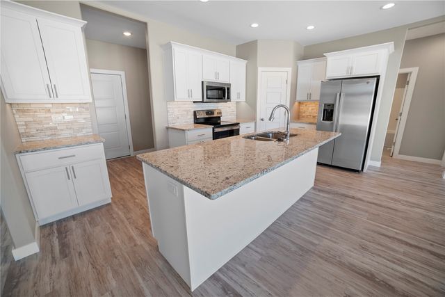 1416 Heartland Street, Fairfax, IA 52228