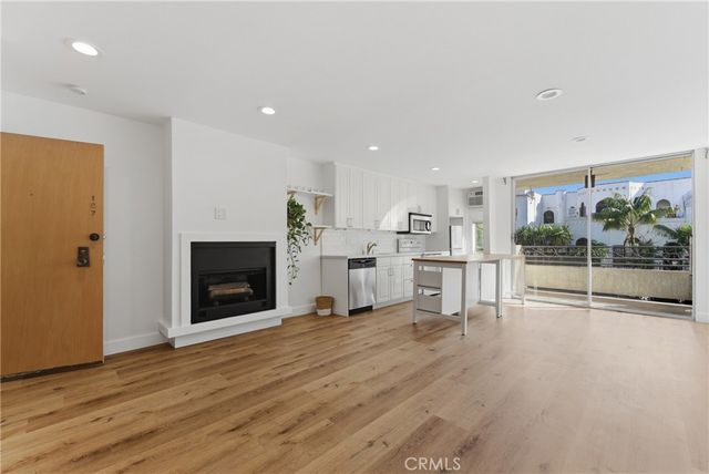 6151 Orange Street 107, Los Angeles, CA 90048