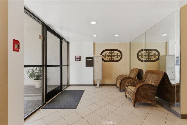 6151 Orange Street 107, Los Angeles, CA 90048