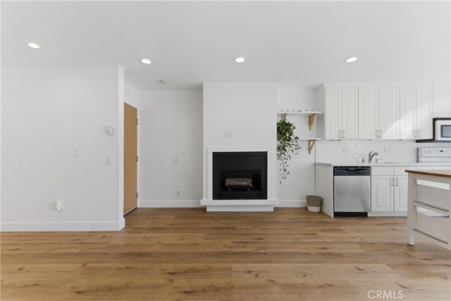 6151 Orange Street 107, Los Angeles, CA 90048
