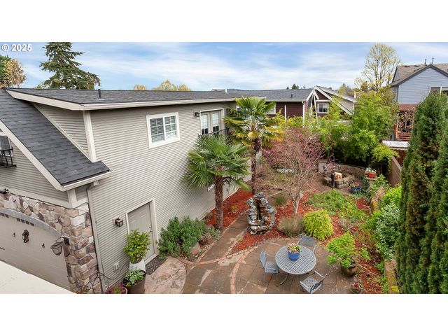 5816 S CORBETT Ave, Portland, OR 97239