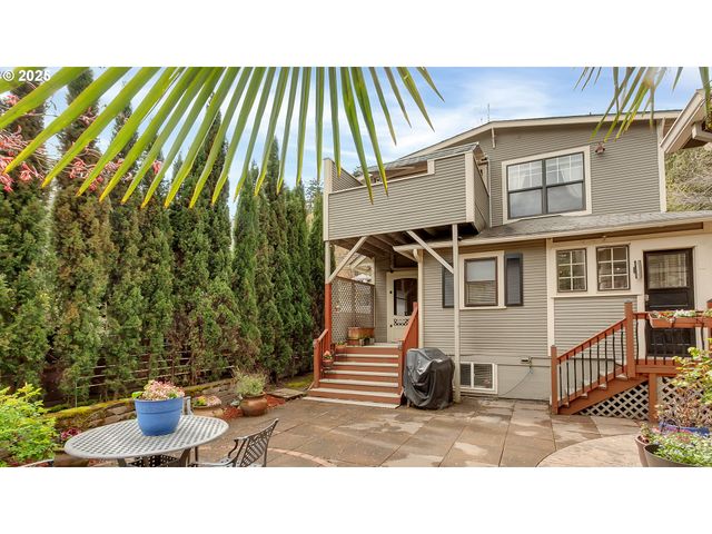 5816 S CORBETT Ave, Portland, OR 97239