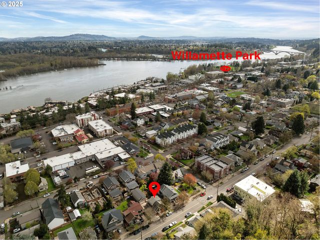 5816 S CORBETT Ave, Portland, OR 97239