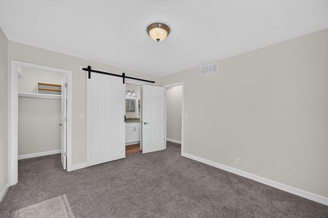 207 E North Point Dr, Derby, KS 67037