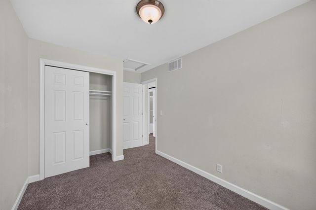 207 E North Point Dr, Derby, KS 67037