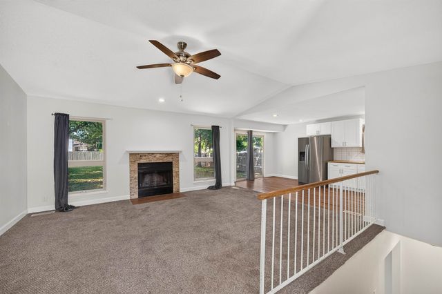 207 E North Point Dr, Derby, KS 67037