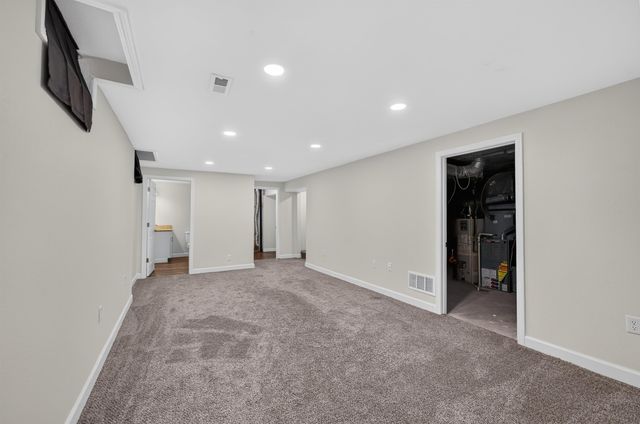 207 E North Point Dr, Derby, KS 67037