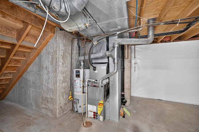 207 E North Point Dr, Derby, KS 67037
