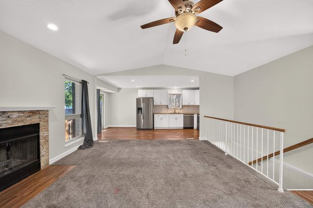 207 E North Point Dr, Derby, KS 67037