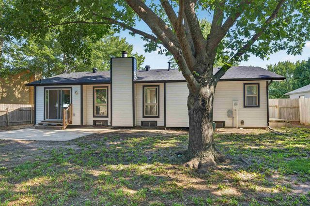 207 E North Point Dr, Derby, KS 67037