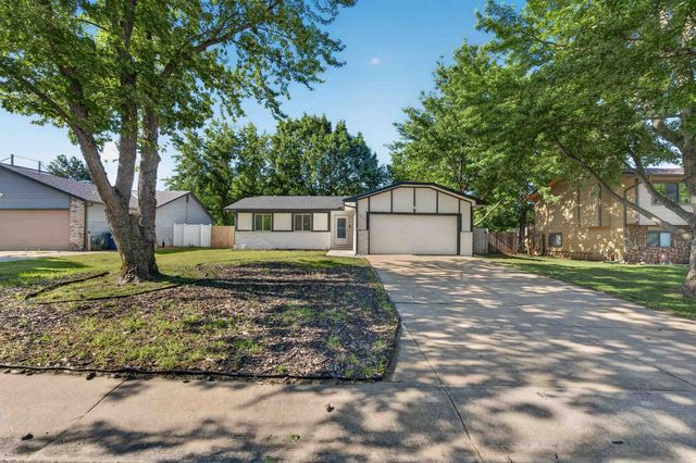 207 E North Point Dr, Derby, KS 67037