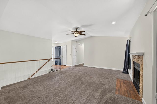 207 E North Point Dr, Derby, KS 67037