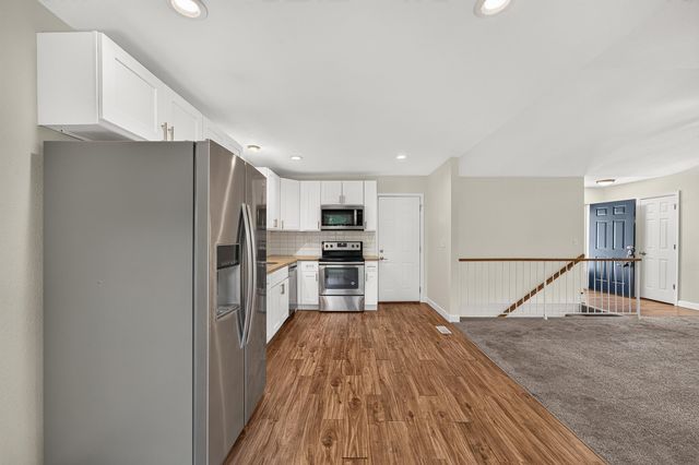 207 E North Point Dr, Derby, KS 67037