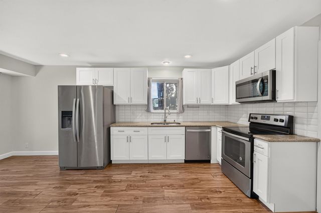 207 E North Point Dr, Derby, KS 67037